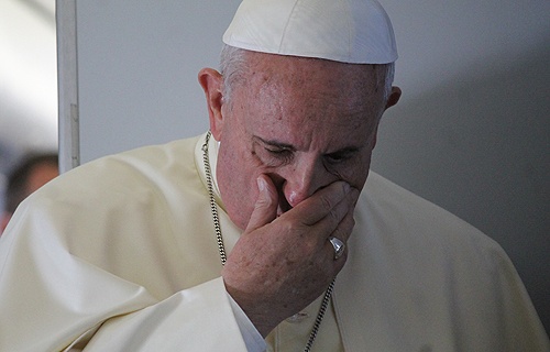 Paus Fransiskus desak pemerintah seluruh dunia hapus perdagangan manusia thumbnail