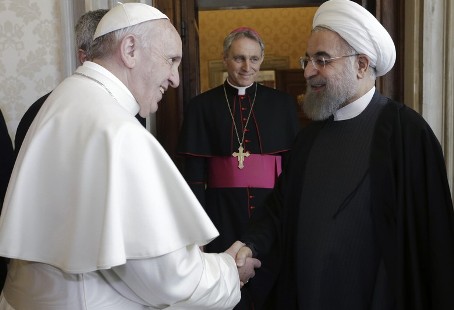 Paus Fransiskus minta Presiden Iran aktif dalam upaya perdamaian thumbnail
