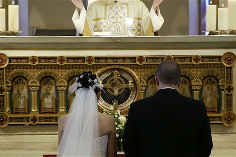 Pemimpin Katolik mungkin hadapi sanksi terkait hidup dengan pasangan di luar nikah