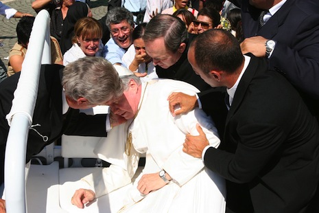 Vatikan bantah peran Islam dalam penembakan Paus Yohanes Paulus II
