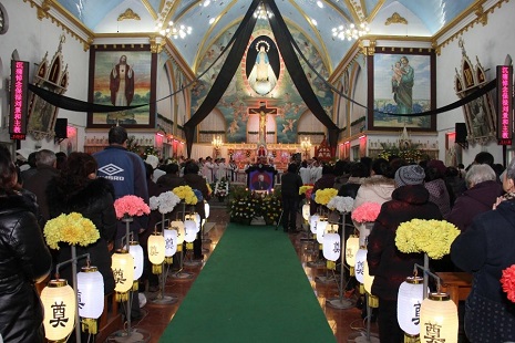Kebuntuan pemerintah-Gereja terkait pemakaman uskup