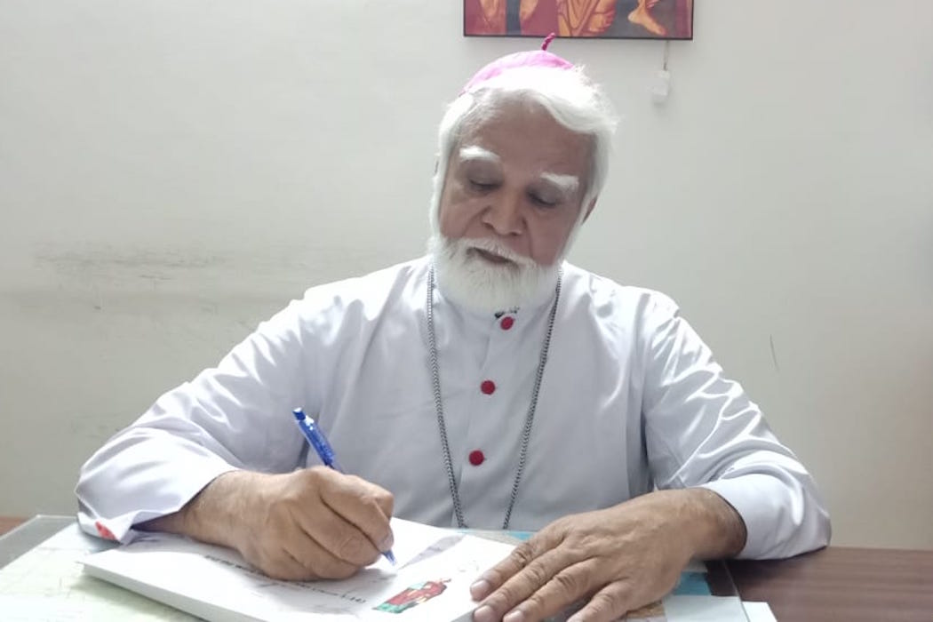 Pujian Terkait  Kontribusi  Besar dari  ‘Topi Merah’  Pakistan