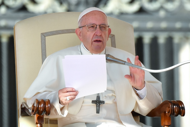Paus Fransiskus: Larangan Berzinah Bukan Hanya untuk Pasangan Suami-Isteri