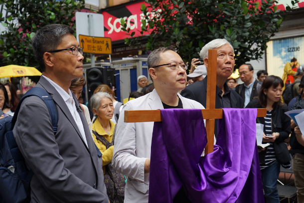 Jalan Salib Dukung Aktivis  Pro-Demokrasi  Hong Kong