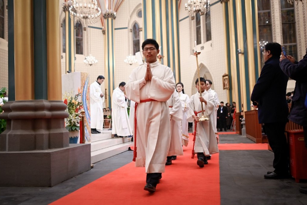Dua Keuskupan di Cina Dipaksa Bergabung dengan Asosiasi dari Pemerintah