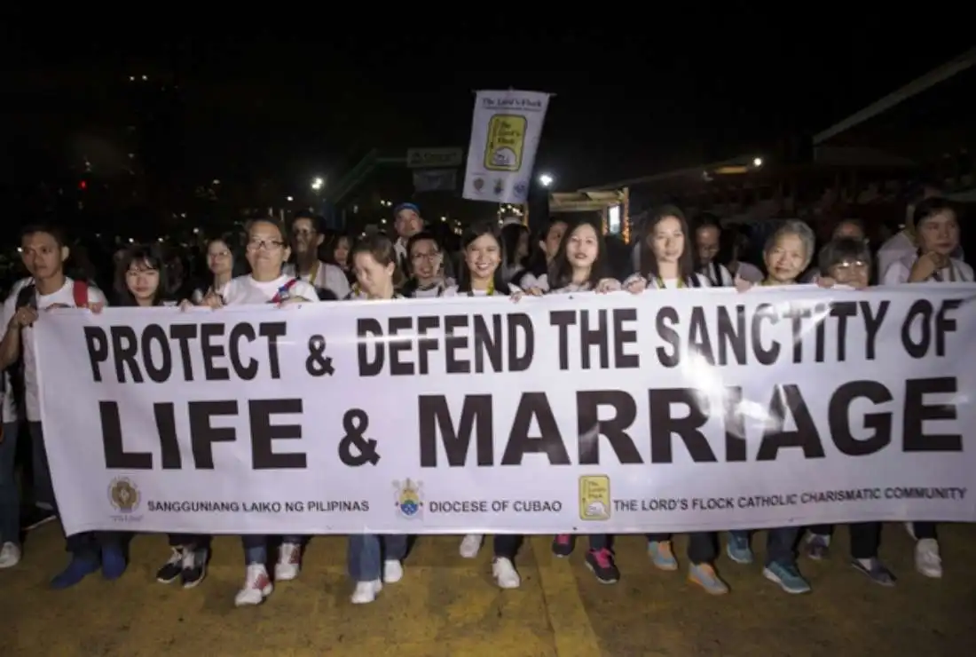 Para uskup dan kaum muda Katolik Filipina kecam legislator yang ingin loloskan RUU Perceraian