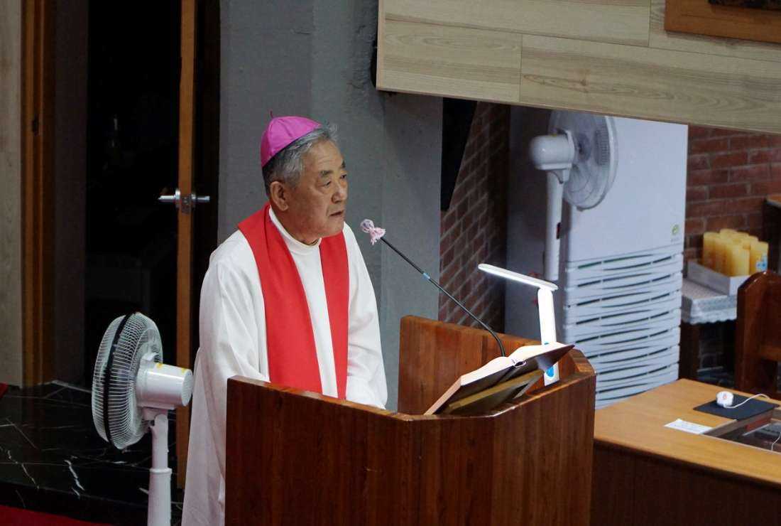 Uskup  Bae mengundurkan diri akibat kesehatannya buruk