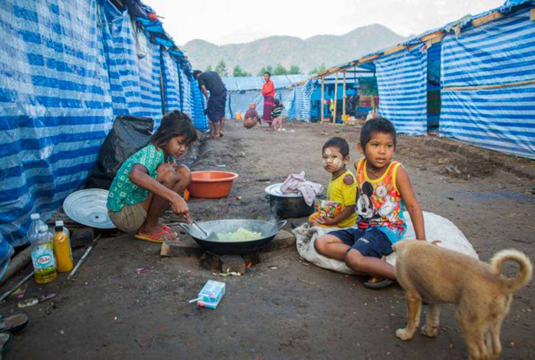 Uskup Myanmar cari bantuan makanan dan pendidikan untuk  anak-anak pengungsi