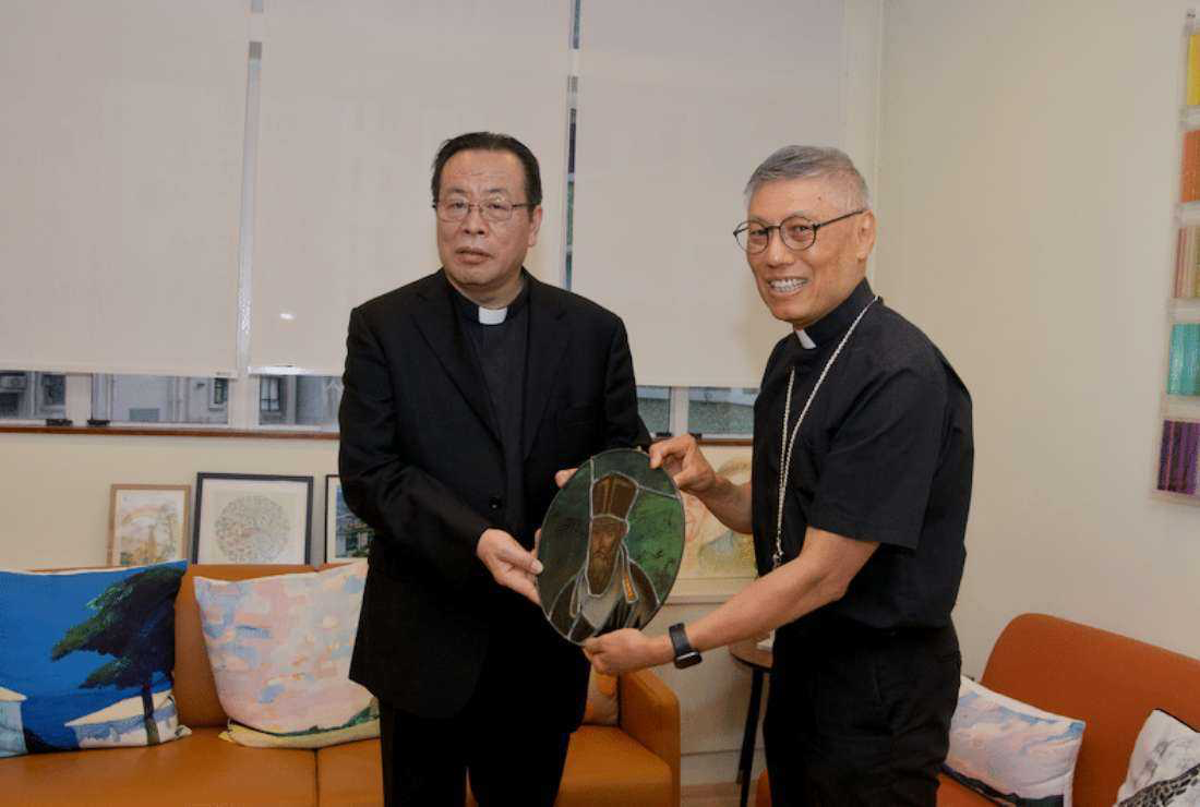 ASIA PEKAN INI: Uskup Agung Beijing mengunjungi Gereja Katolik Hong Kong