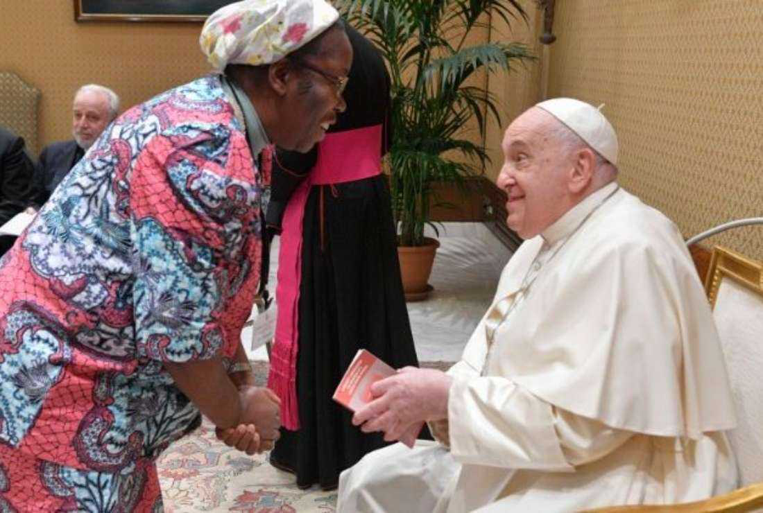 Paus desak para teolog membantu ‘de-maskulinisasi’  Gereja