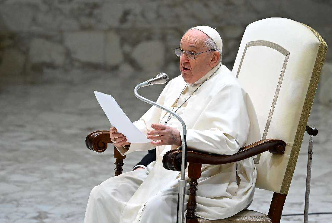 Akhiri perang dengan dialog, kata paus kepada para diplomat
