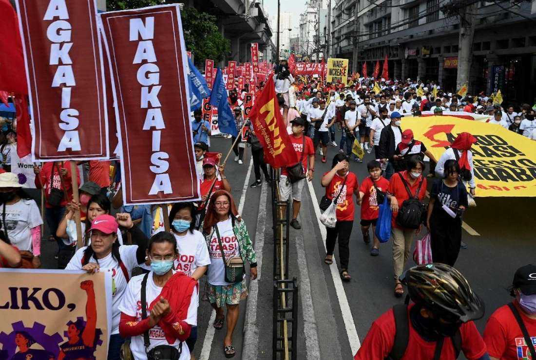 Para pekerja Filipina berjuang mendapatkan upah layak