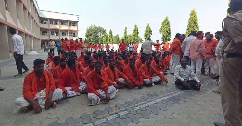Massa Hindu serang seorang imam dan sekolah Katolik di India selatan